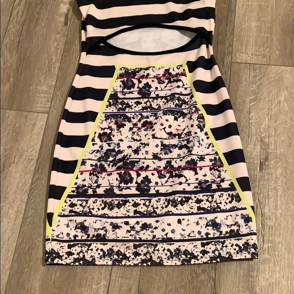 LOVE, FIRE Women’s BodyCon Fitted Mini Dress Size M NWT - Picture 7 of 8